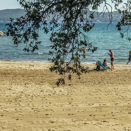Lovely In Grimaud Near Seabeach Vakantiehuis Saint-Tropez