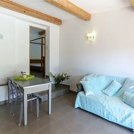 Lovely In Grimaud Near Seabeach Casa vacanze